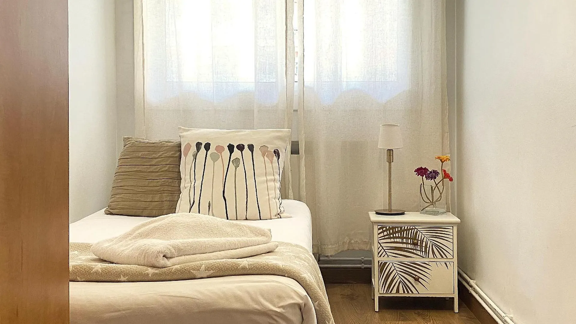 Comfortable Apartment, 3 Bedrooms With Ac Camp Nou Barcelona 0*,  Spain