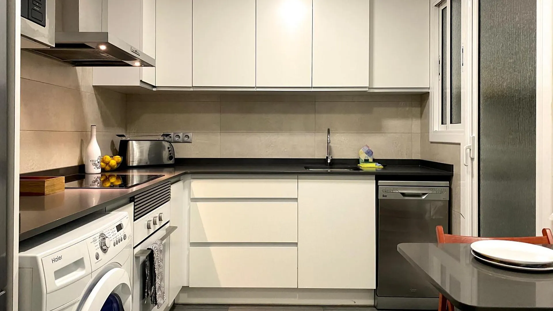 Comfortable Apartment, 3 Bedrooms With Ac Camp Nou Barcelona Apartment