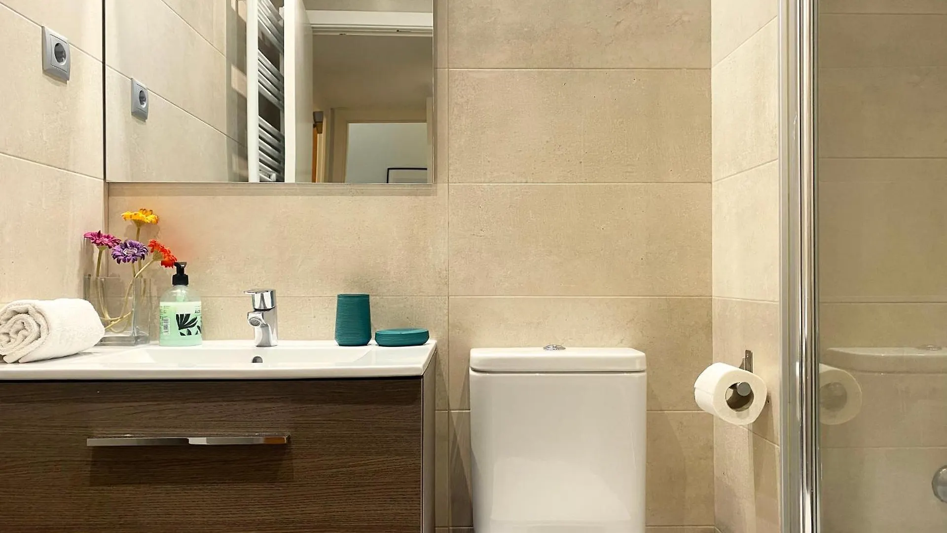 Comfortable Apartment, 3 Bedrooms With Ac Camp Nou Barcelona 0*,