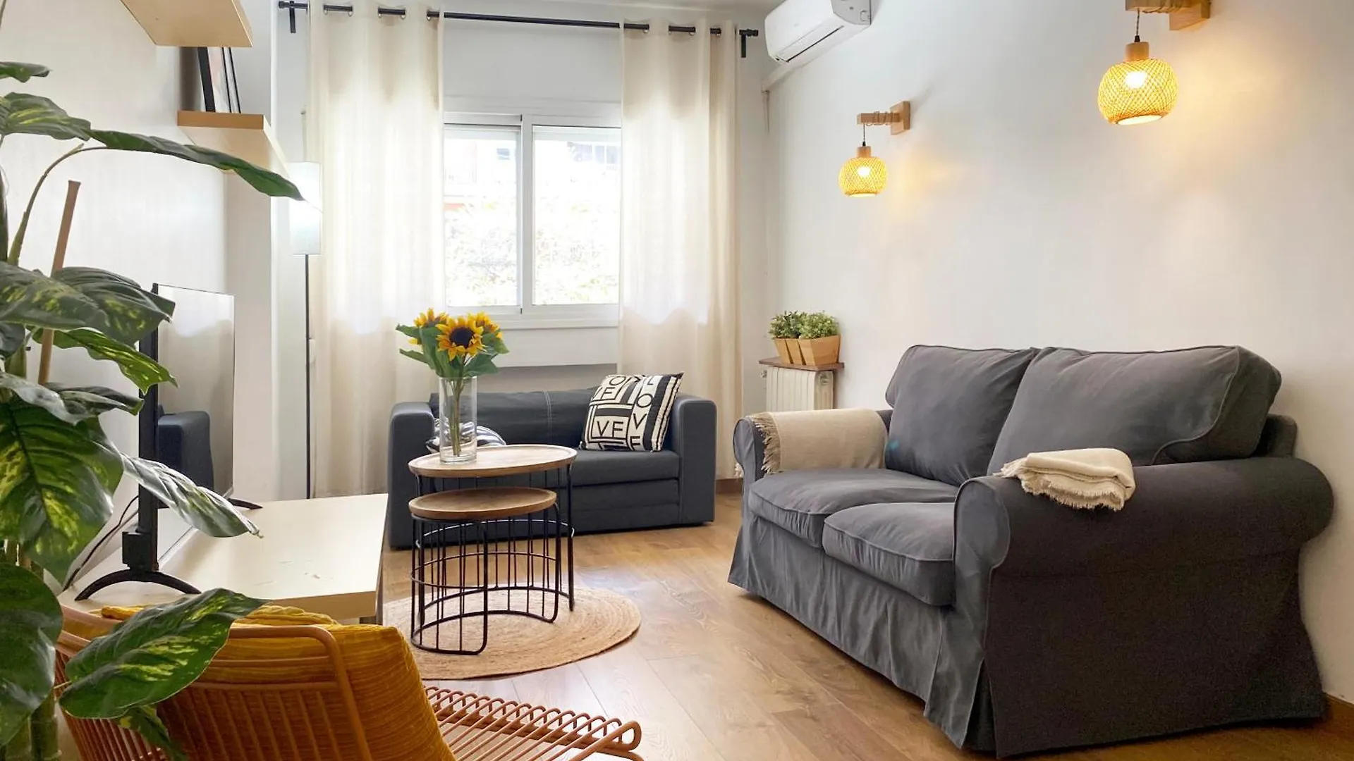 Comfortable Apartment, 3 Bedrooms With Ac Camp Nou Barcelona
